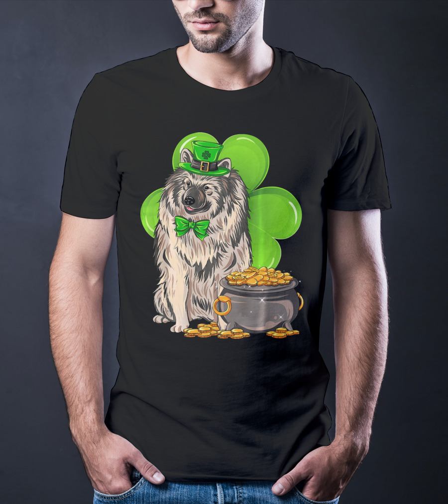 Keeshond St Patricks Day Leprechaun Dog Clover Pot Of Gold T-Shirt