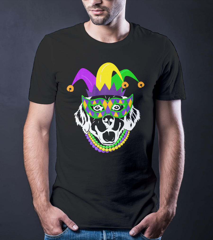 Mardi Gras Jester Hat Golden Retriever Beads Mask T-Shirt