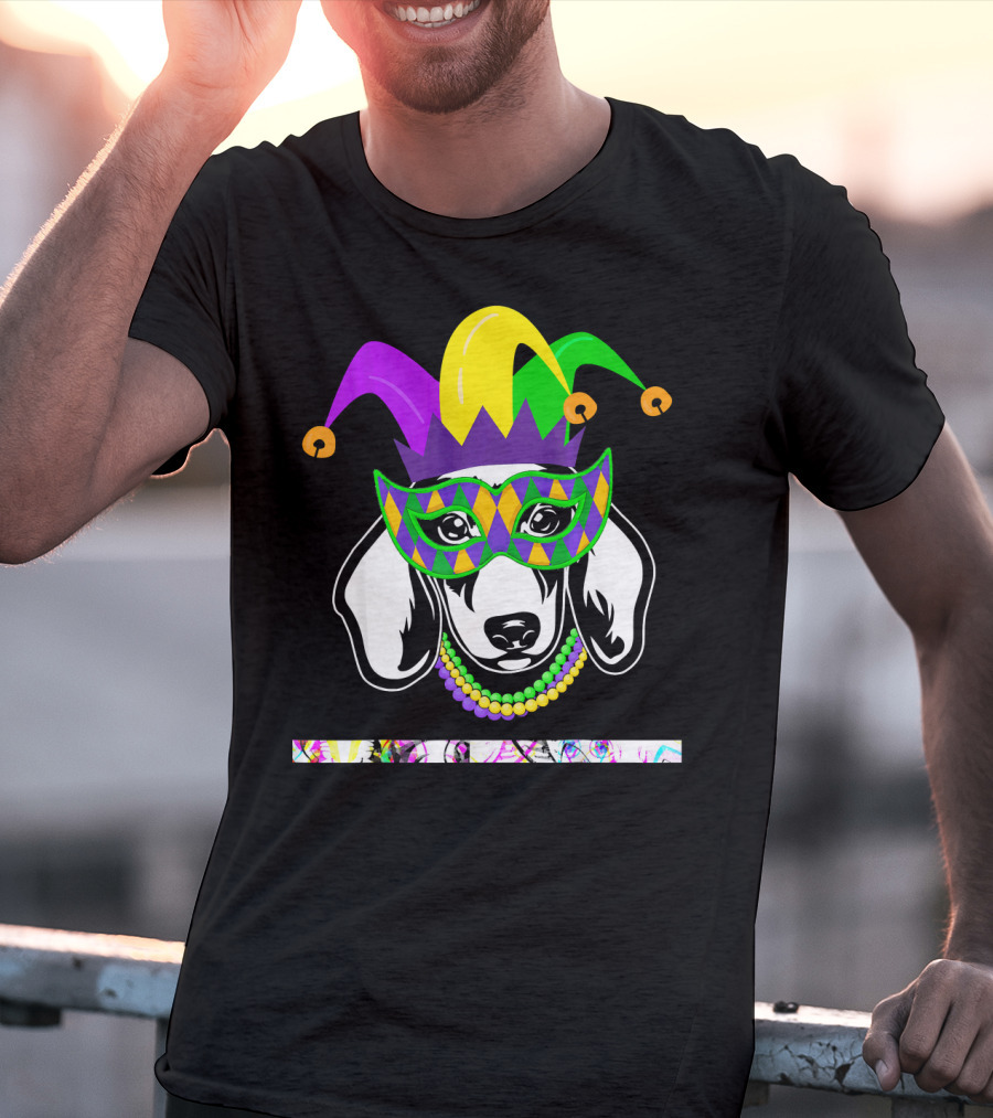 Mardi Gras Dachshund Jester Mask Beads Dogs Love T-Shirt