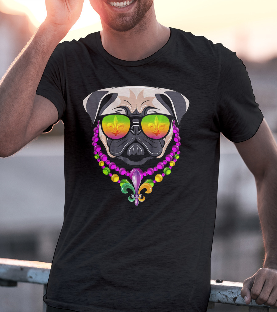 Mardi Gras Pug With Beads And Fleur-de-Lis Sunglasses T-Shirt