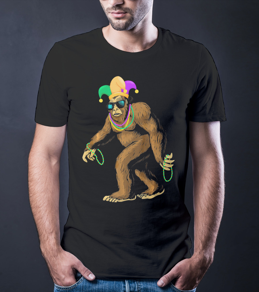 Mardi Gras Bigfoot Jester Bead Party T-Shirt