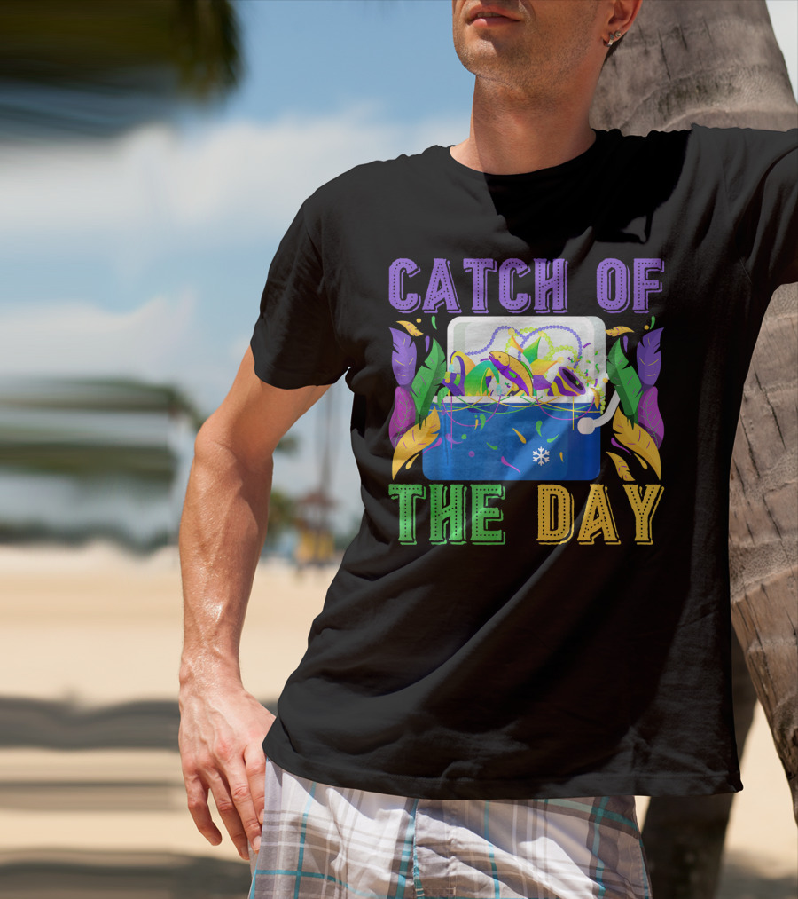 Catch Of The Day Funny Mardi Gras Beads Masks Crawfish T-Shirt