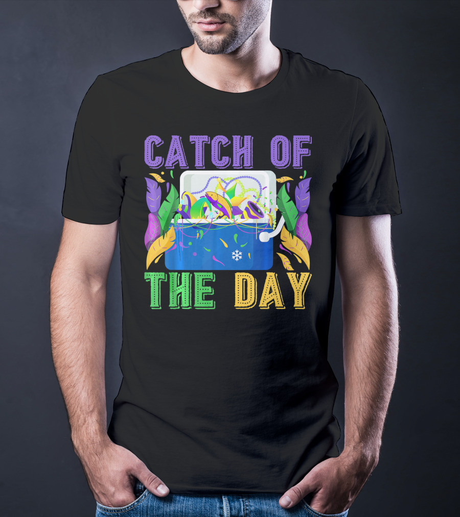 Catch Of The Day Funny Mardi Gras Beads Masks Crawfish T-Shirt