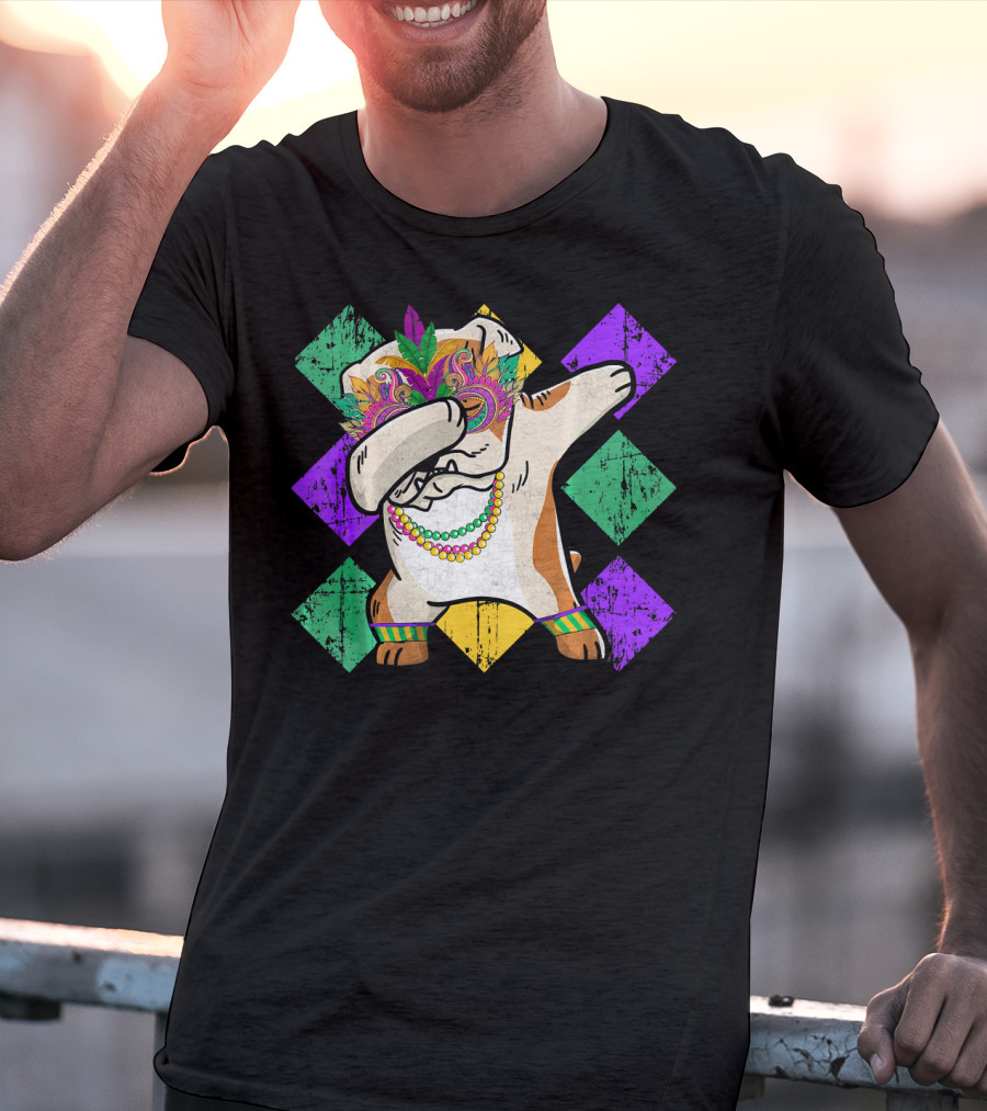 Funny BullDog Dabbing With Mardi Gras Mask And Beads On Colorful Diamond Background T-Shirt