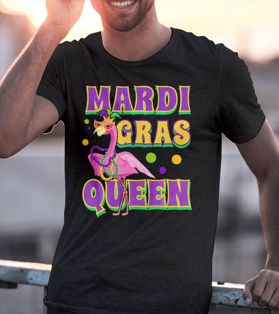 Mardi Gras Queen Fabulous Flamingo Beads And Mask T-Shirt