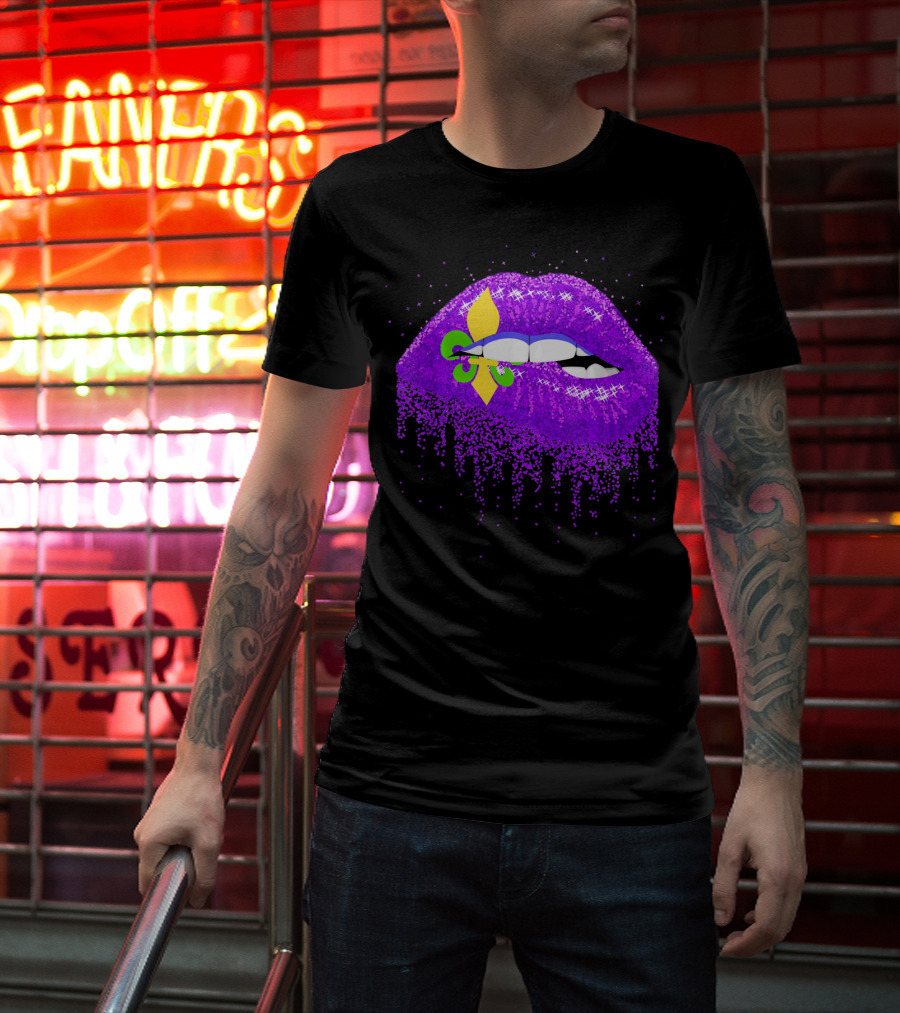 Funny Mardi Gras Purple Glitter Lips With Fleur-de-Lis T-Shirt