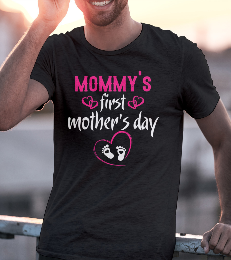 Mommy's First Mother's Day Baby Footprints Heart T-Shirt