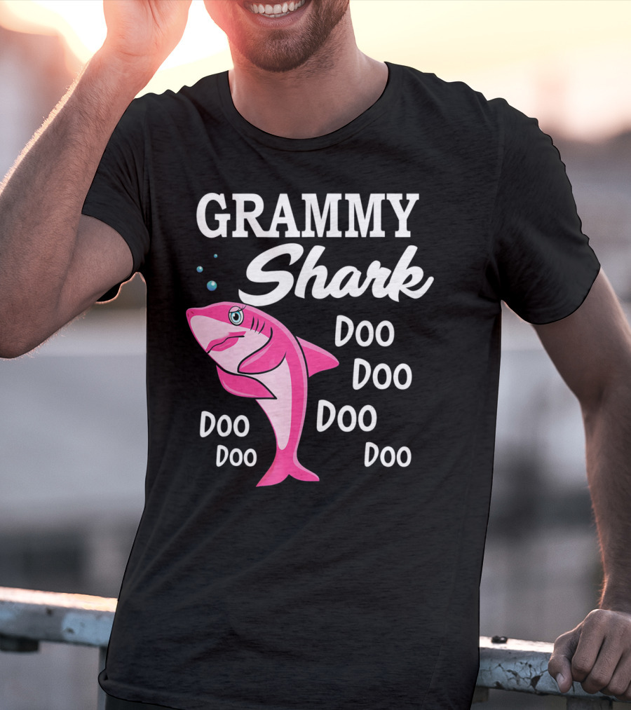 Grammy Shark Doo Doo Doo Grandma Hall T-Shirt