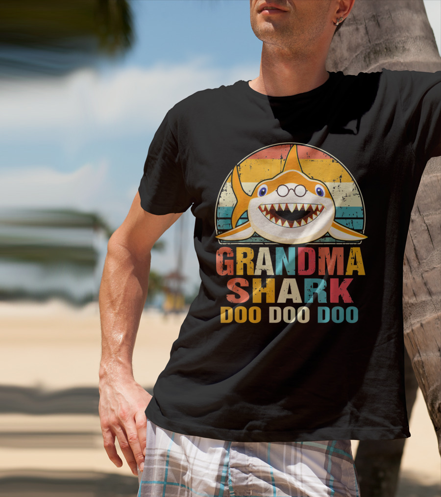 Grandma Shark Doo Doo Doo Retro T-Shirt