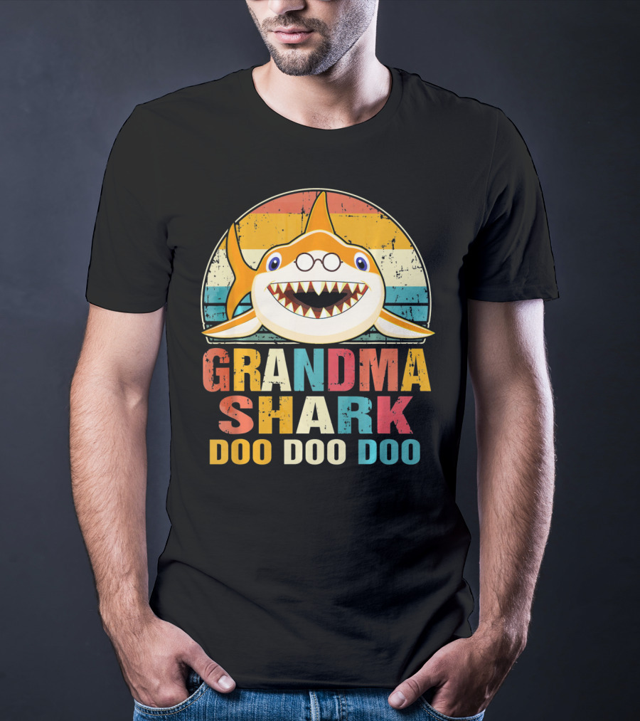 Grandma Shark Doo Doo Doo Retro T-Shirt