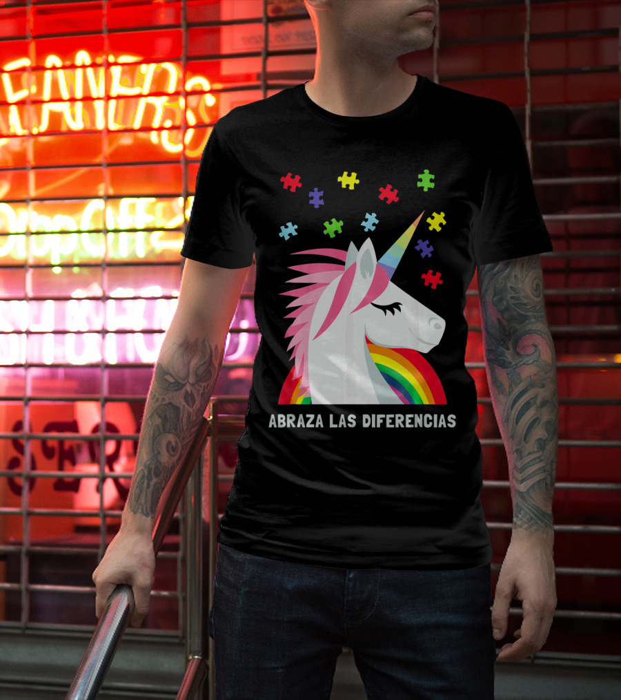 Abraza Las Diferencias Autism Awareness Spanish Unicorn Puzzle Pieces T-Shirt