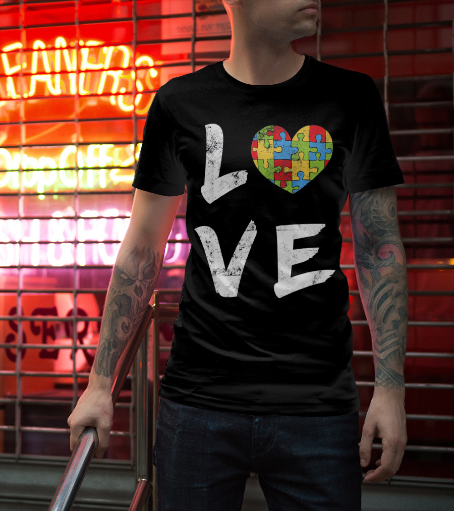 LOVE Autism Mom Puzzle Heart Autism T-Shirt