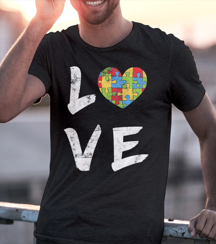 LOVE Autism Mom Puzzle Heart Autism T-Shirt