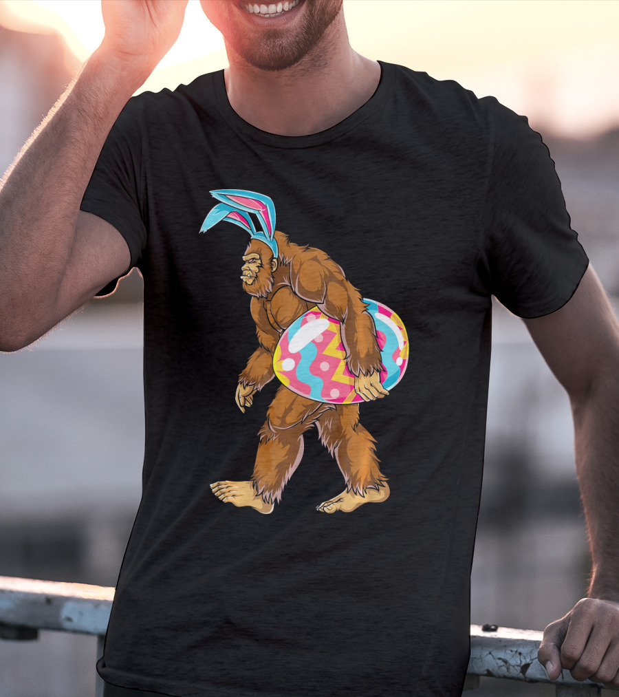 Bigfoot Sasquatch With Easter Bunny Ears And Egg T-Shirt