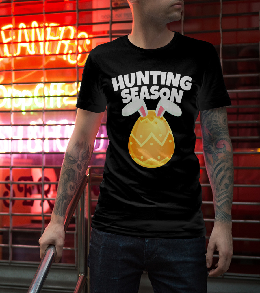 Hunting Season Happy Easter Egg Bun With Bunny Ears T-Shirt