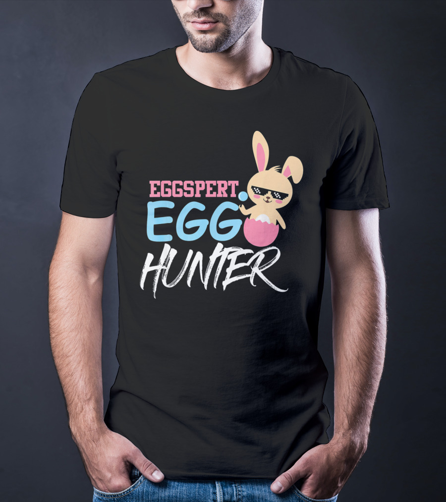 Eggspert Egg Hunter Bunny Sunglasses Easter Fun T-Shirt