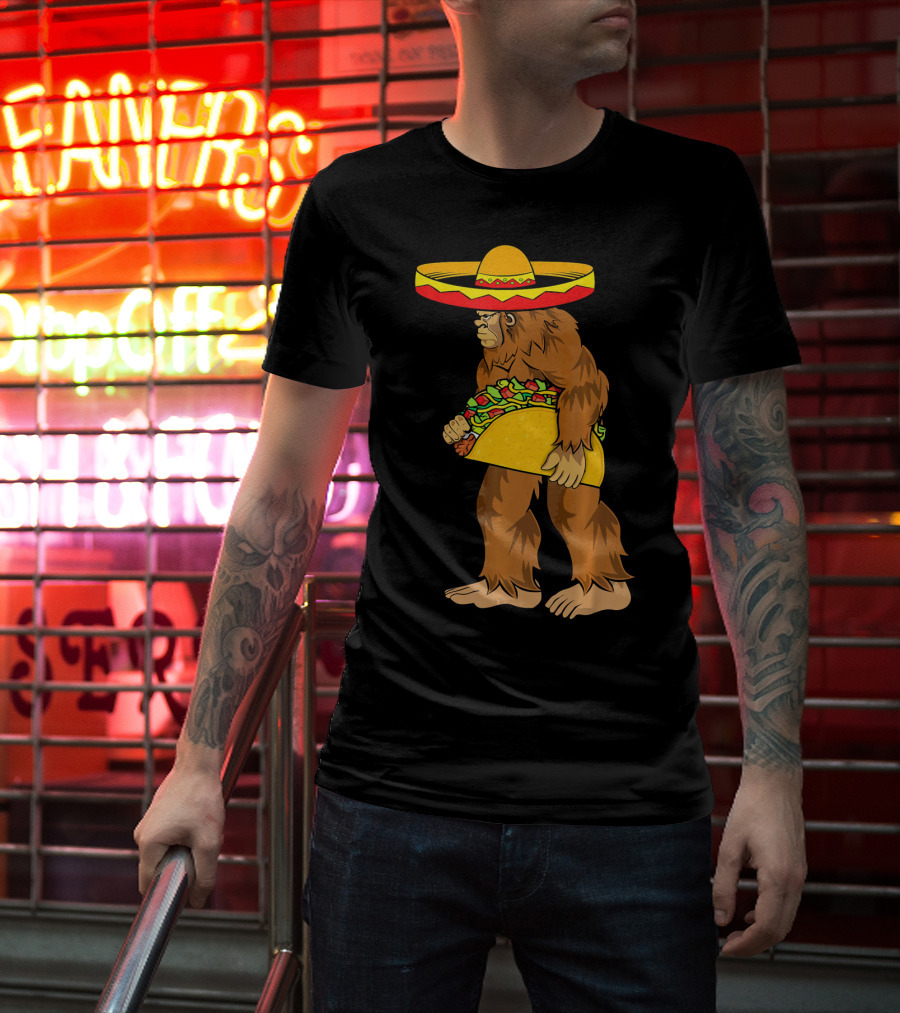 Bigfoot Carrying Taco Sombrero Cinco De Mayo T-Shirt