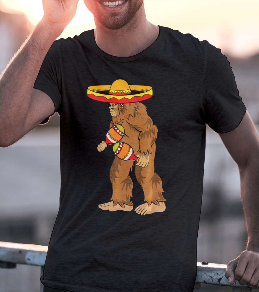 Bigfoot Sombrero Maracas Cinco De Mayo T-Shirt