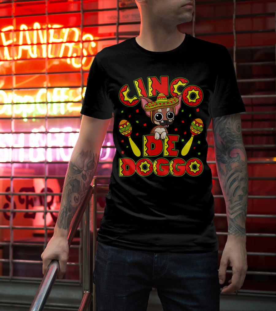 Cinco De Doggo Chihuahua With Sombrero And Maracas Mexican Fiesta T-Shirt