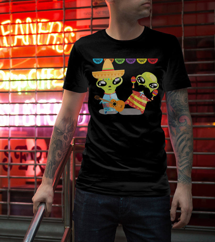 Mexican Fiesta Alien Sombrero Guitar Maracas Cinco De Mayo T-Shirt