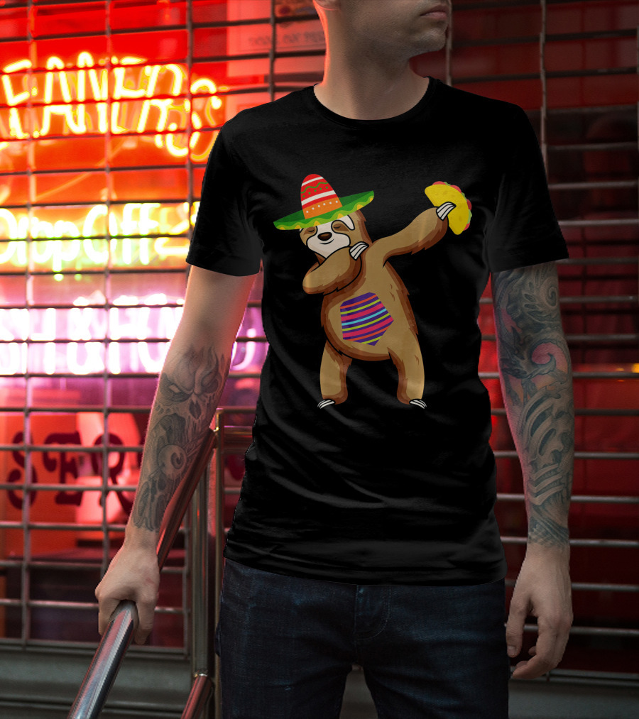 Sombrero Sloth Dabbing With Tacos For Cinco De Mayo T-Shirt