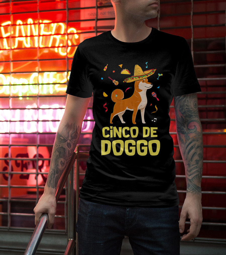 Funny Taco Sombrero Shiba Inu Doggo Cinco De Doggo T-Shirt