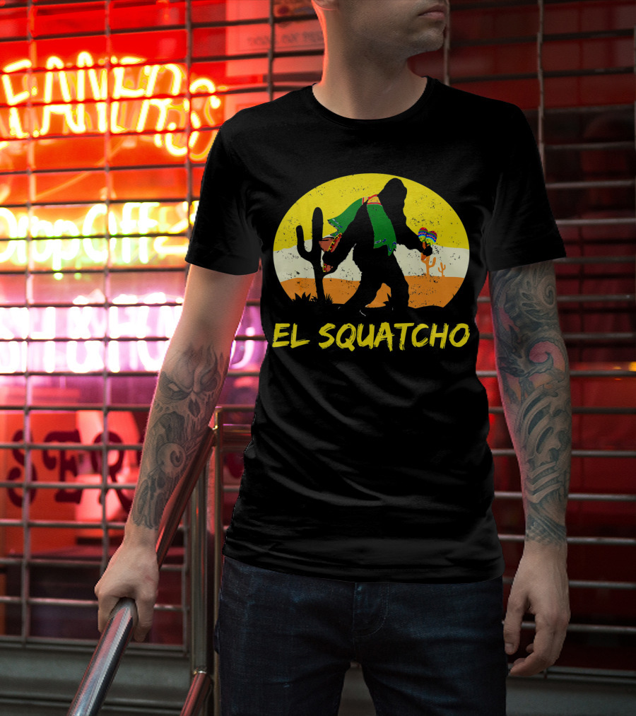 El Squatcho Bigfoot Cinco De Mayo Cactus Desert Scene T-Shirt