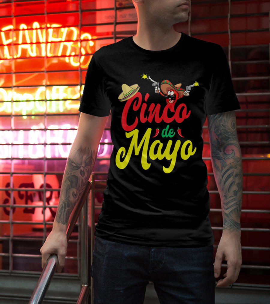 Cinco De Mayo Mexican Party Fiesta Sombrero Chili Pistols T-Shirt