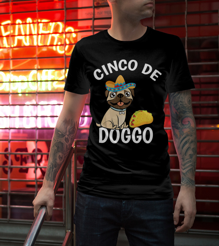 Cinco De Doggo Mexican Pug Sombrero Taco T-Shirt
