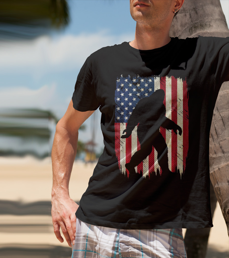 Bigfoot Sasquatch Silhouette Over American Flag USA T-Shirt