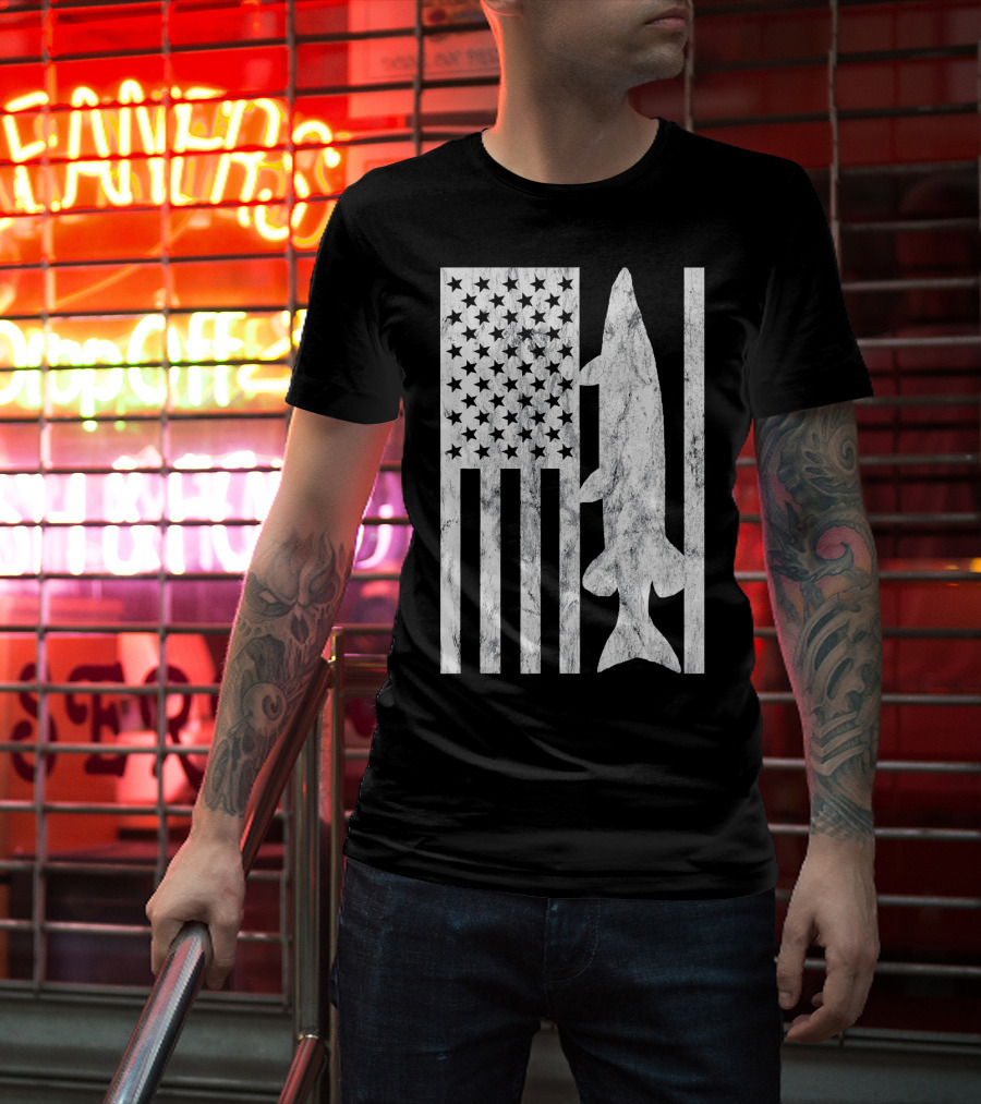 American Flag Musky Fishing T-Shirt
