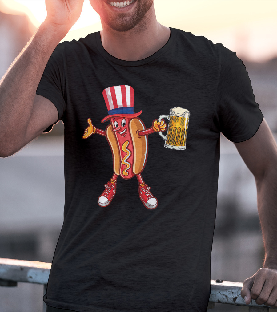 Funny Hot Dog Wearing US Flag Hat Holding Beer Mug T-Shirt