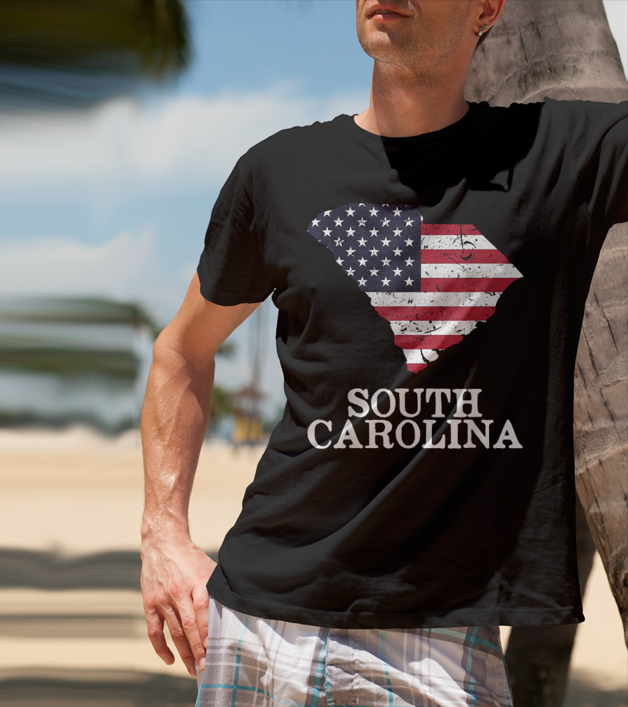 South Carolina Map With American Flag T-Shirt