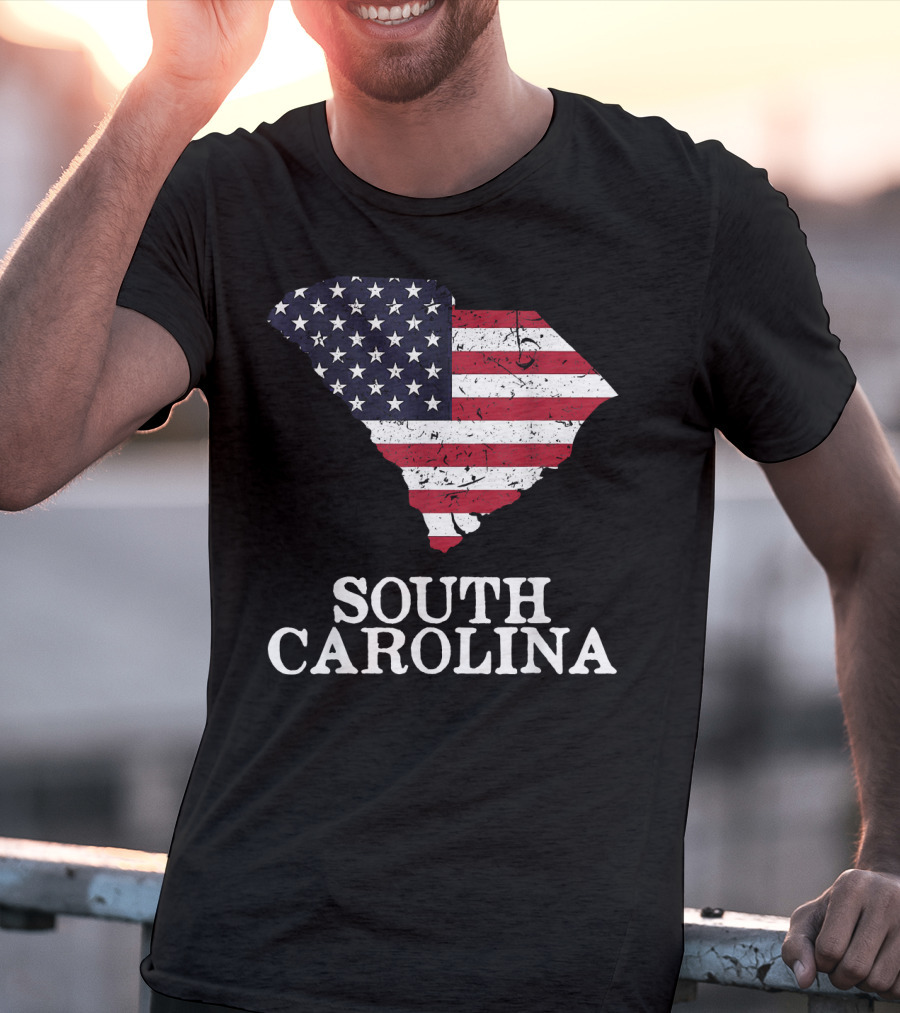 South Carolina Map With American Flag T-Shirt