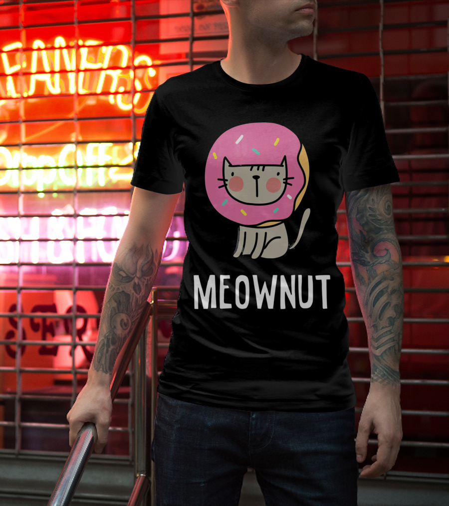 Cute Donut Cat Pun Meownut Funny Meownut T-Shirt