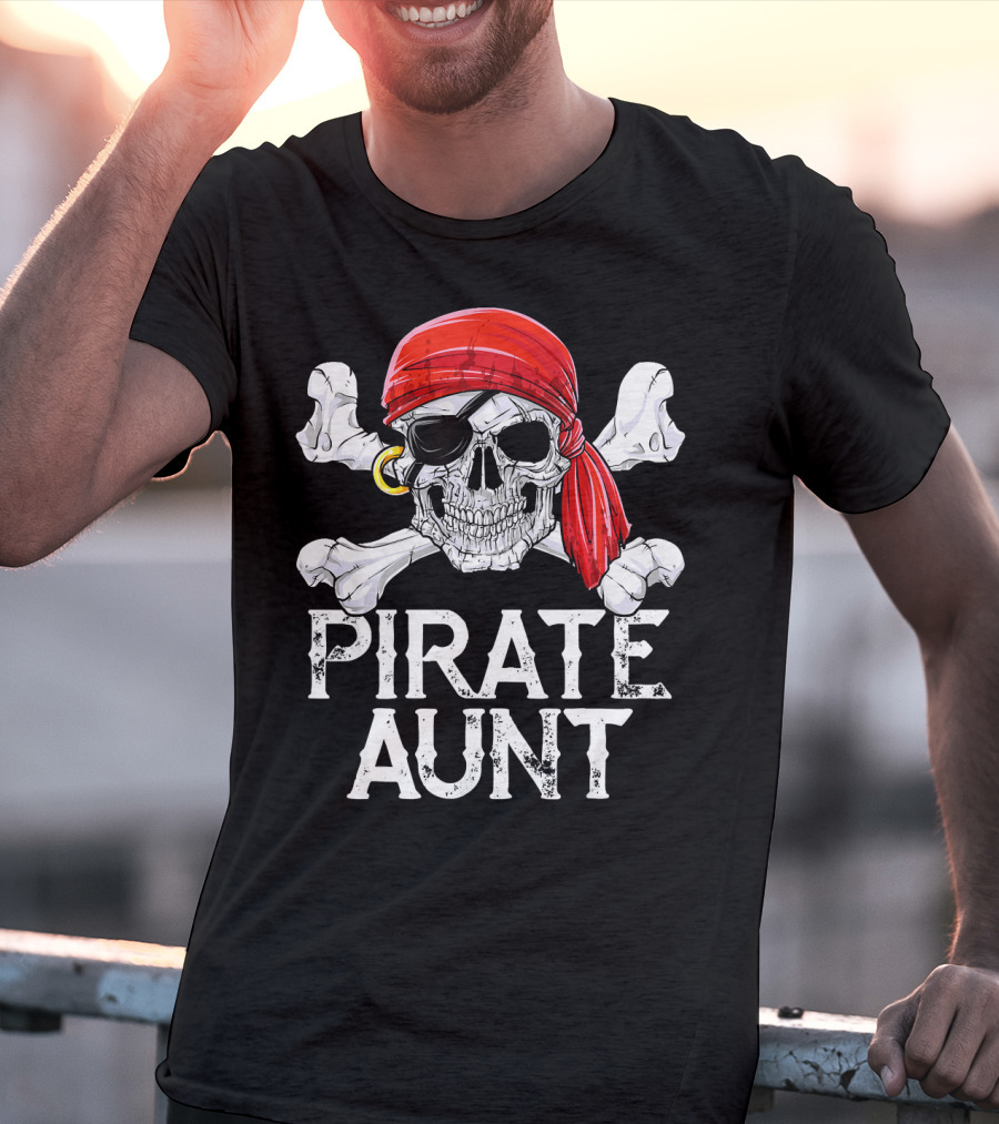 Pirate Aunt Skull Crossbones Red Bandana Eyepatch Jolly Roger Flag T-Shirt