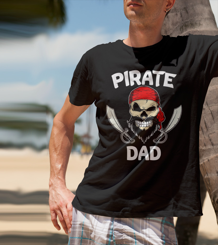 Pirate Dad Skull With Beard And Crossed Swords Halloween T-Shirt