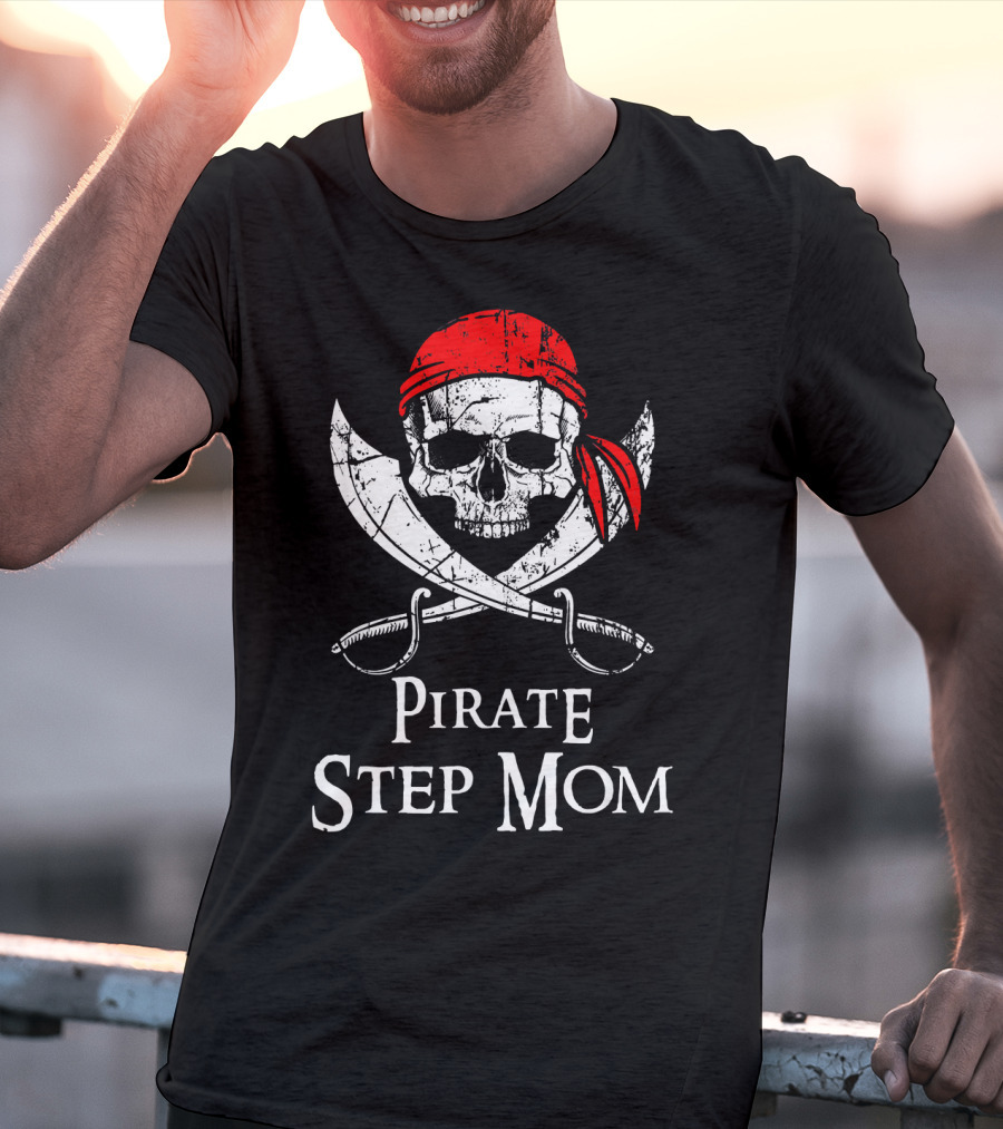 Pirate Step Mom Skull And Crossbones With Red Bandana T-Shirt