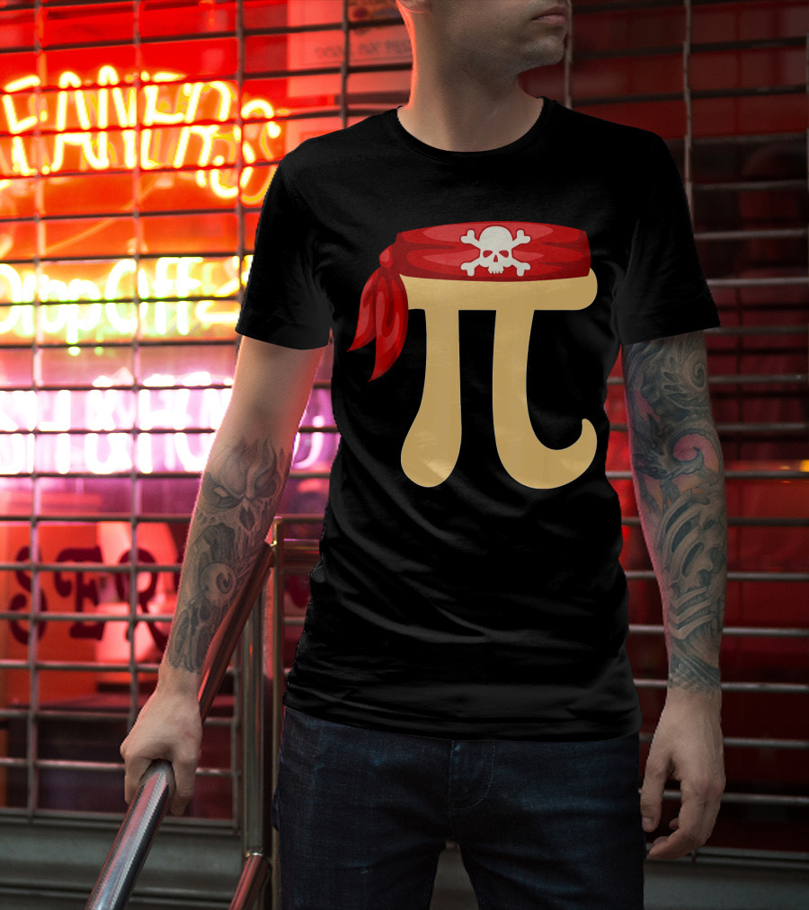 Pirate Pi Skull Crossbones Halloween Costume Math Pie T-Shirt