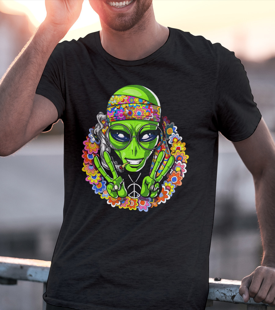 Hippie Alien Peace Sign Psychedelic Flowers Smoking Groovy T-Shirt