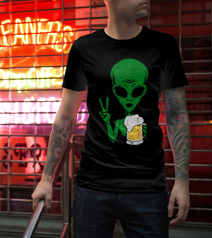 Area 51 Alien Peace Sign Drinking Beer T-Shirt