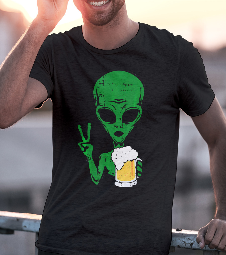 Area 51 Alien Peace Sign Drinking Beer T-Shirt