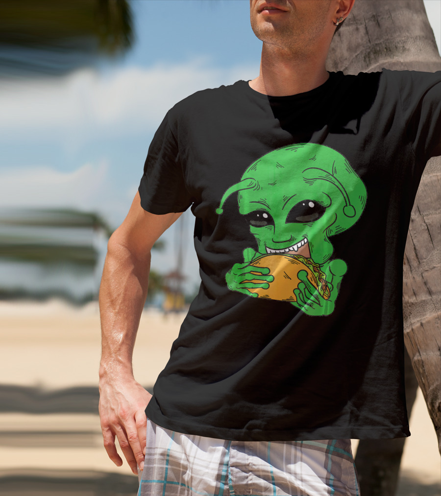 Alien Eating Taco Cool Outer Space UFO T-Shirt