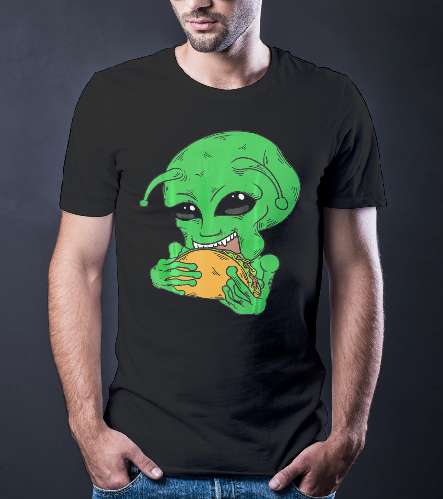 Alien Eating Taco Cool Outer Space UFO T-Shirt