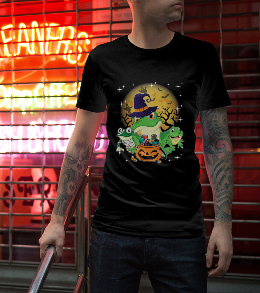 Three Frogs Mummy Witch Moon Ghosts Halloween Pumpkin T-Shirt