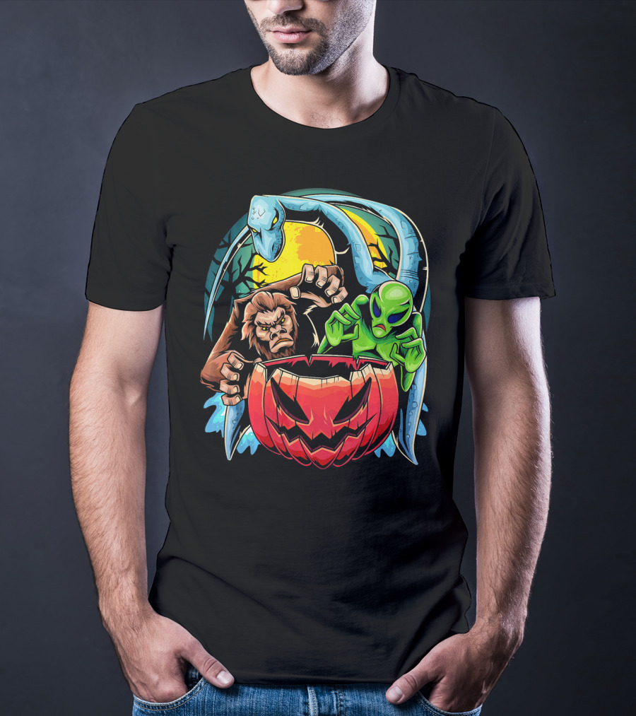 Bigfoot The Loch Ness Monster Alien With Pumpkin Halloween Scene T-Shirt