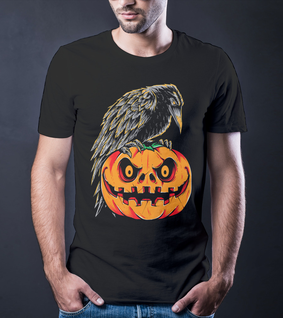 Creepy Black Raven Perched On Retro Vintage Pumpkin Halloween T-Shirt