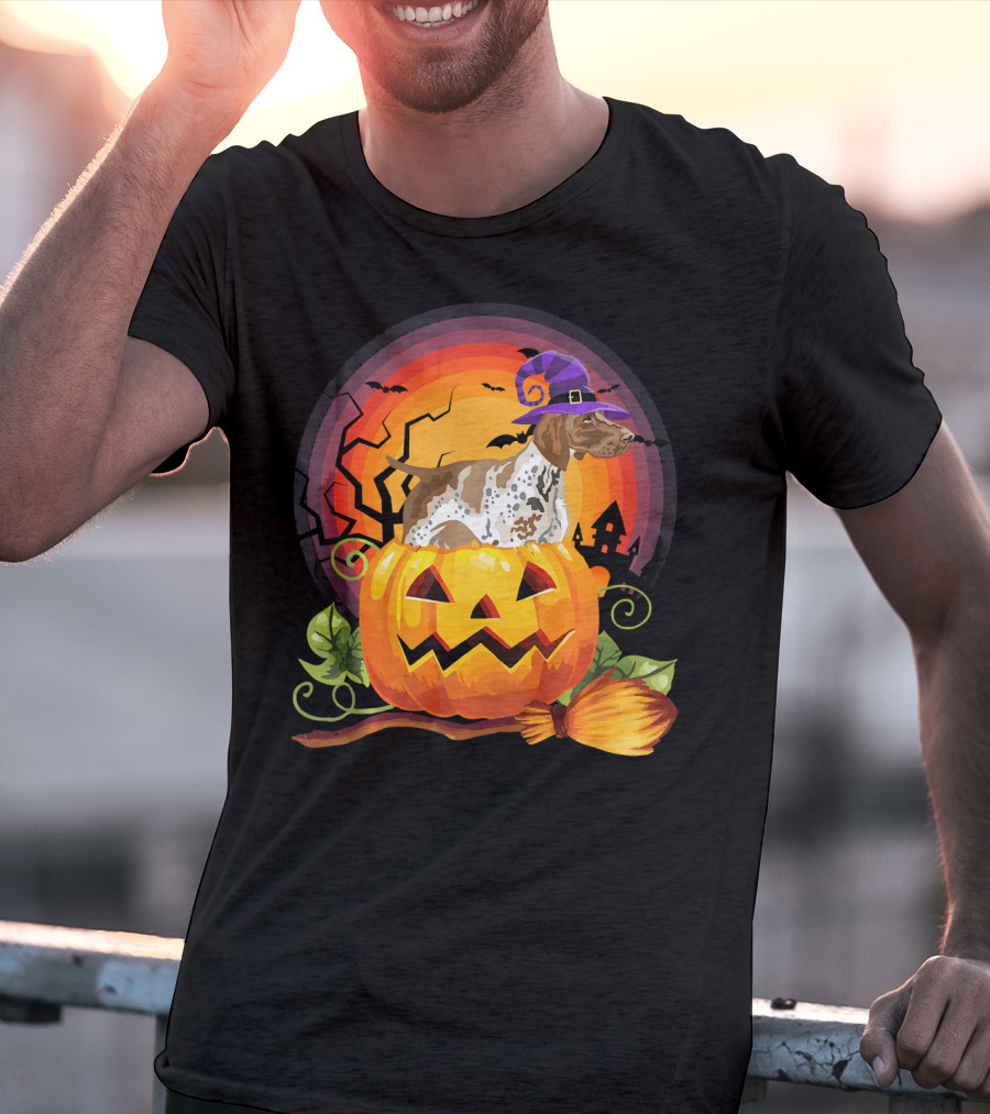 German Shorthaired Pointer Halloween Pumpkin Witch Hat Broomstick T-Shirt