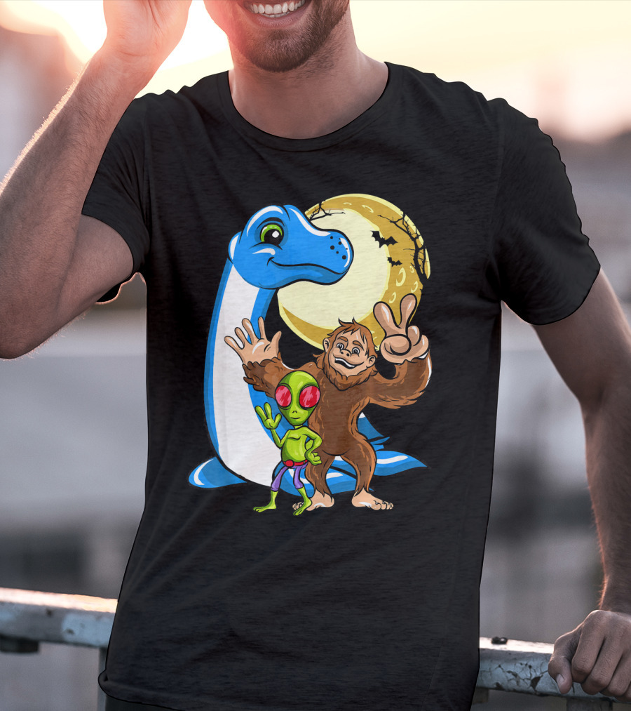 Bigfoot Sasquatch Loch Ness Monster Ness Alien Moon Scene T-Shirt