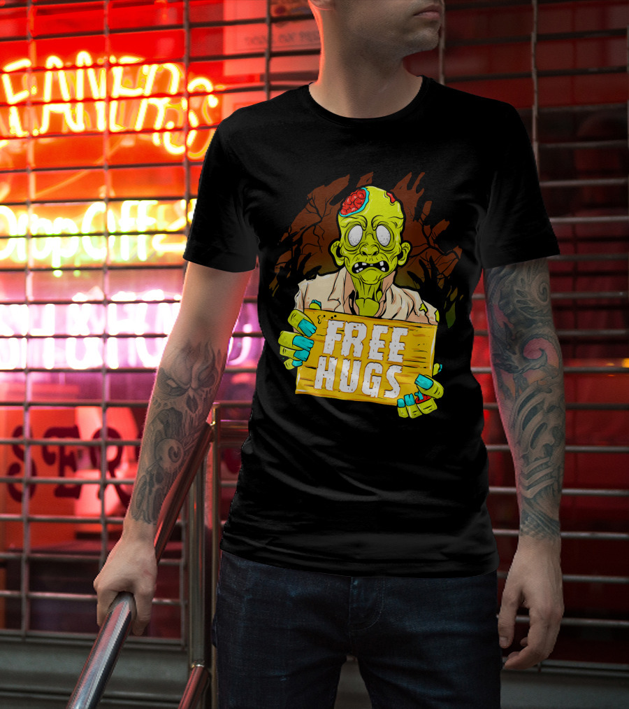 Free Hugs Creepy Zombie Funny Mens Halloween Horror T-Shirt
